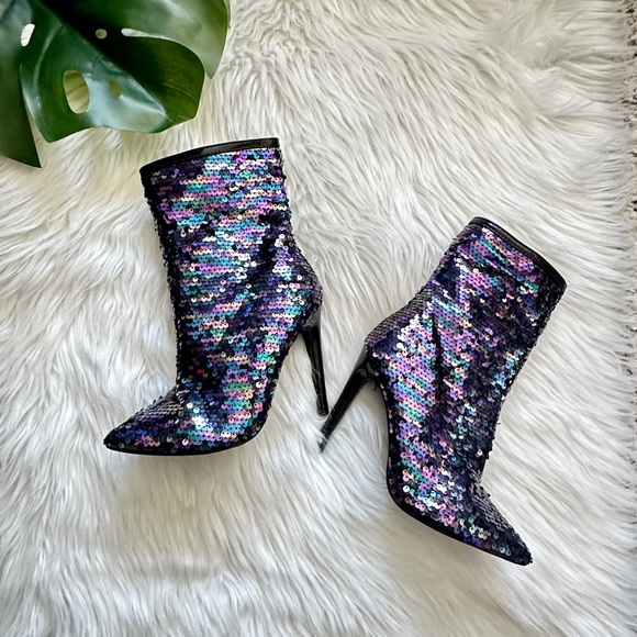 ❤️ Gorgeous Sequin Boots - Picture 9 of 11